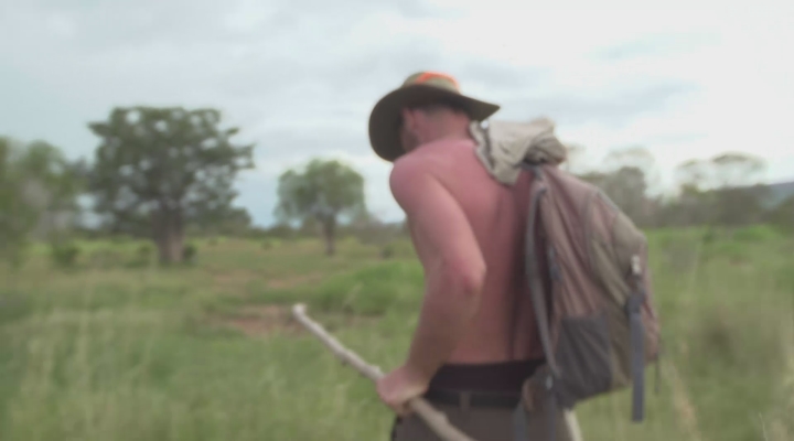 Tim Hofman in de Australische Outback
