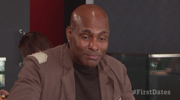 First Dates - Frank's 'regenjasje'