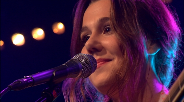 Kira Dekker - Underneath My Heart (Stuck in my Head)