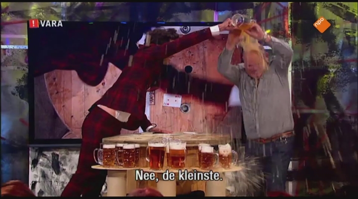 Bierspel met Mika