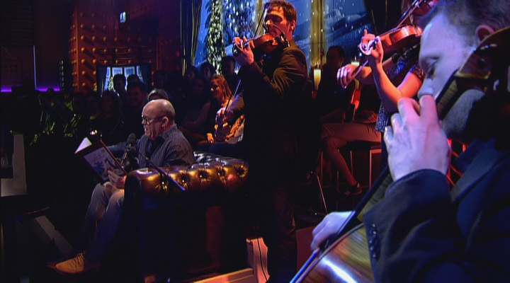 Paul de Leeuw - Kindje in de kribbe