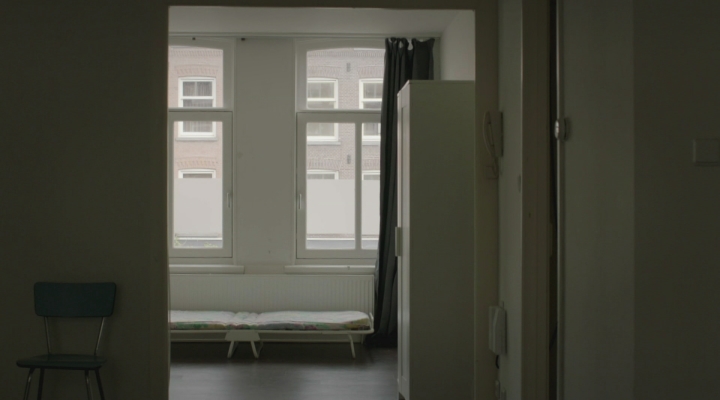 Zes kogels voor Cyprian - fragment woning Cyprian en dossier