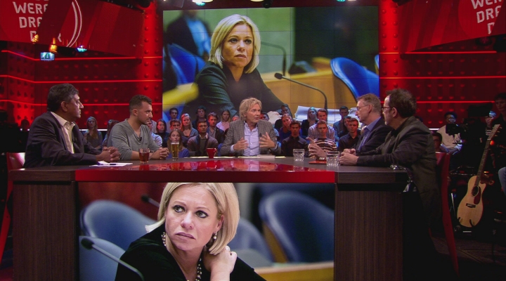 Positie Jeanine Hennis-Plasschaert onhoudbaar