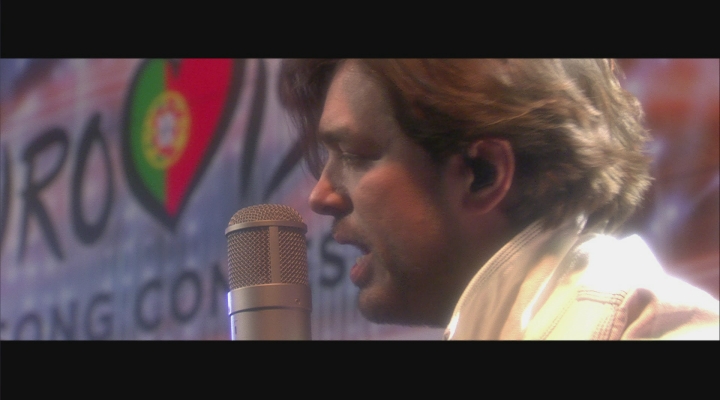 Waylon op Songfestival, liedje 3: The World Can Wait 