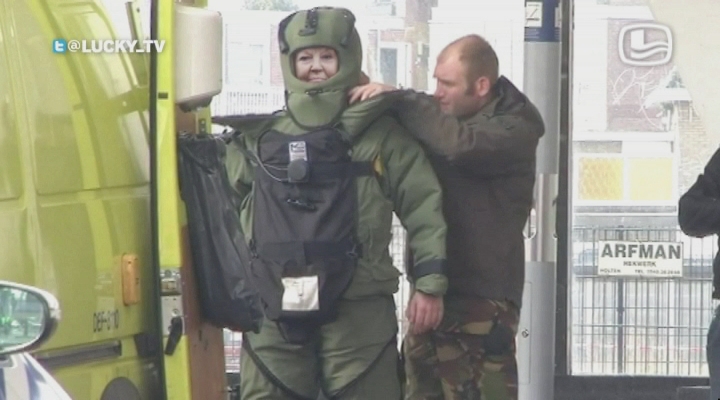 Lucky TV - Koninklijke familie doet vrijwilligerswerk - 16-3-2012