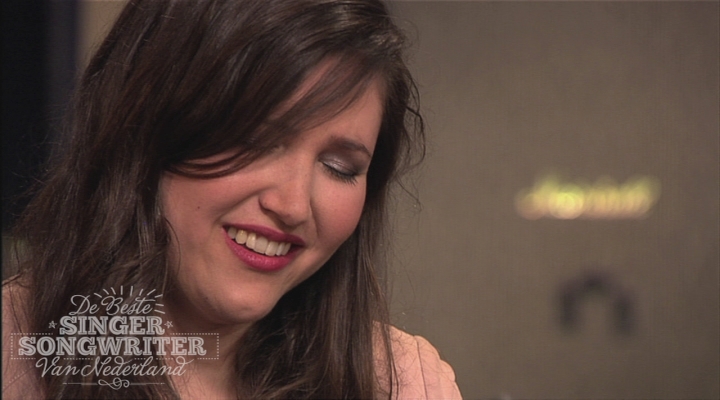 Astrid Tan - Apple's kiss