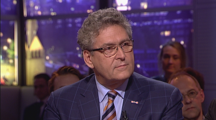 Wangedrag supporters bij duel FC Den Bosch - AZ (30-1-2013)