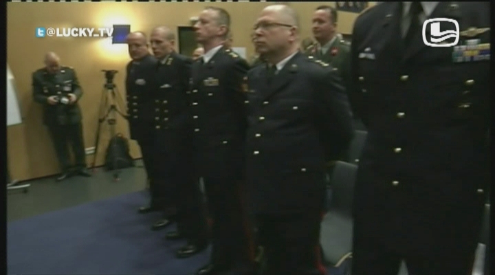 LuckyTV - Voorbereiding op de kroning: WAPENS - 15-4-2013