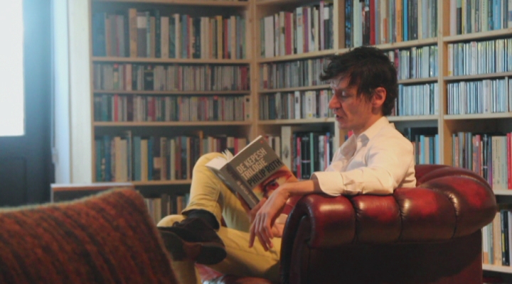 Peter Buwalda leest voor