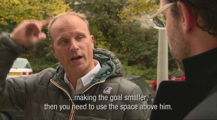 Jakhalzen - Dennis Bergkamp (English Subtitles) - 18-10-2013