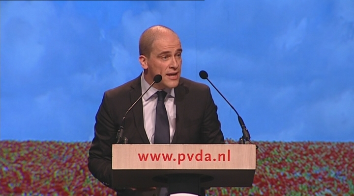 Diederik Samsom over strafbaarstelling illegaliteit 