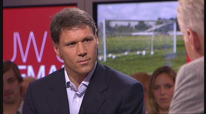 Marco van Basten: van nationale redder tot verguisde coach (20-04-2007)