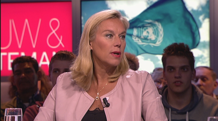 Sigrid Kaag ziet toe op de vernietiging van de chemische wapens in Syri